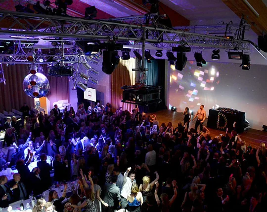 16_dressmann_event_kzwei_lightbox.jpg